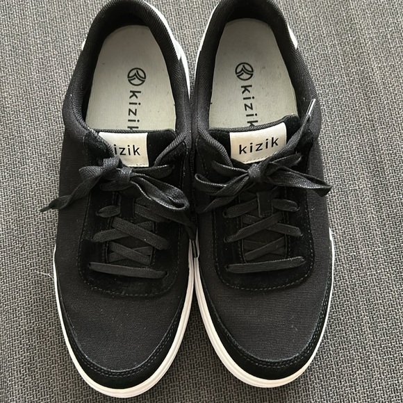 Kizik black Shoes / Sneakers 9.5 - Picture 7 of 8
